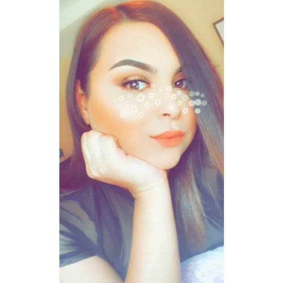 Meet your Posher, Yulizza - Picture 1 of 1